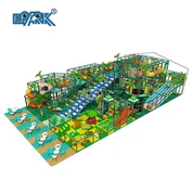 ملعب داخلي كبير