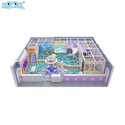 منطقة مغامرات للأطفال ملونة بمساحة 90 مترًا مربعًا